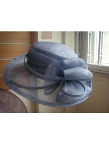 Könnyű, kék masnis kalap