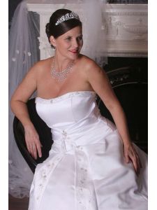 Elegánsan romantikus hófehér, strasszos molett XL mértű menyasszonyi ruha