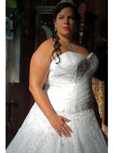 Hófehér molett királynői menyasszonyi ruha, Sophia Tolli